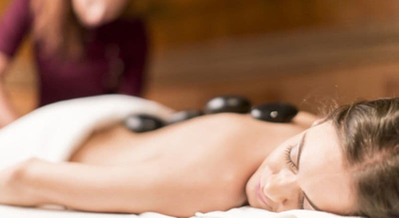 Massage aux pierres chaudes et marbres froids à Montrabé