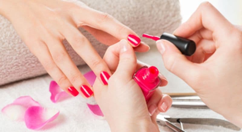 Billet Manucure avec pose de vernis semi-permanent près de Carpentras