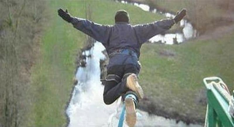 Saut à l'élastique au Viaduc de Saint Georges à proximité de Paris