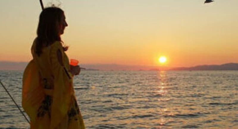 Boat party en catamaran durant le coucher du soleil depuis Ajaccio