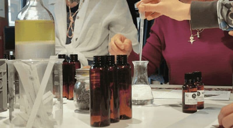 Billet Atelier fabrication de brume naturelle au cœur d'un Mas provençal près de Nîmes