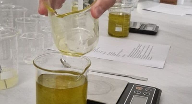 Atelier de fabrication d'un savon artisanal à Briscous en Pyrénées-Atlantiques