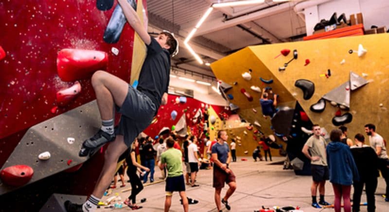 Salle d'escalade indoor près de Lyon