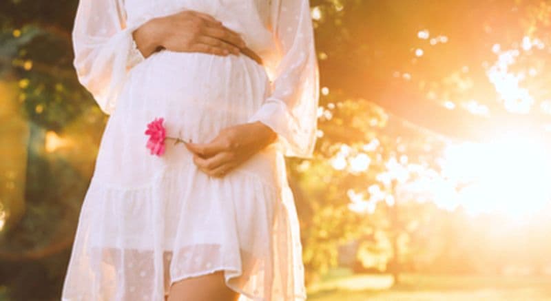 Shooting photos grossesse à La Salvetat-Peyralès - séance avec un photographe professionnel