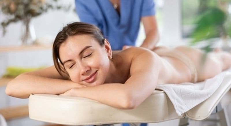 Massage relaxant dans une caravane insolite à Haute Goulaine