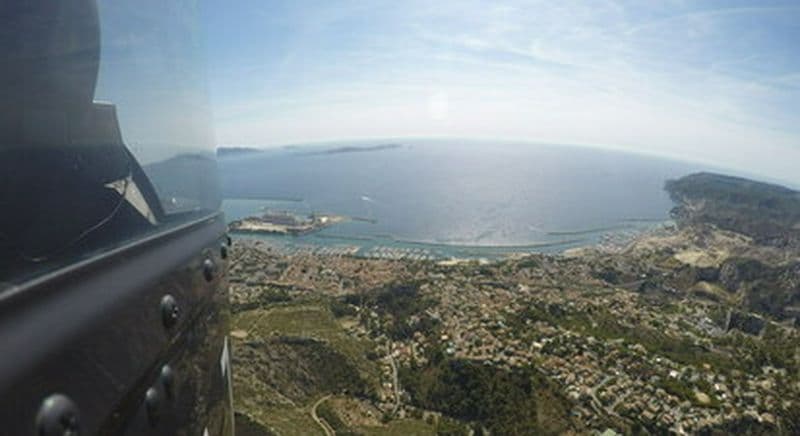 Baptême en Hélicoptère dans les Bouches du Rhône - Vol en hélicoptère à Marseille