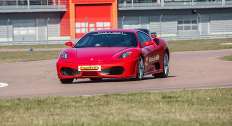 Pilotage d'une GT (Porsche, BMW, Lamborghini...) spécial enfant - circuit de Chambley