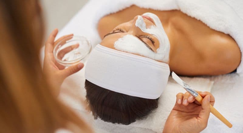 Massage & soin complet du visage à Perpignan