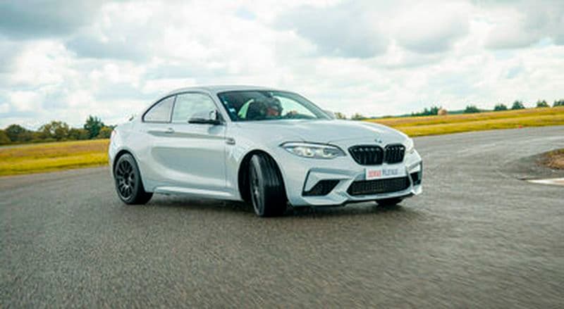 Billet Stage de drift sur piste arrosée en BMW - Circuit du Bourbonnais