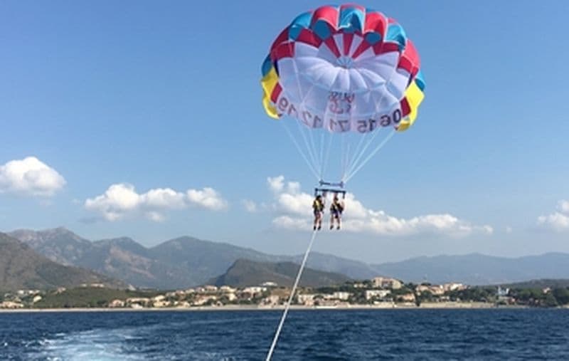 Parachute ascensionnel à Saint Florent en Corse