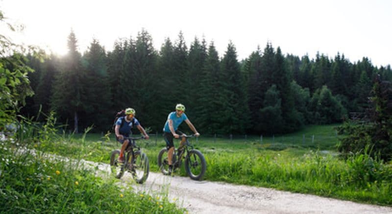 Randonnée en VTT électrique dans les Bauges près d'Aix-les-Bains