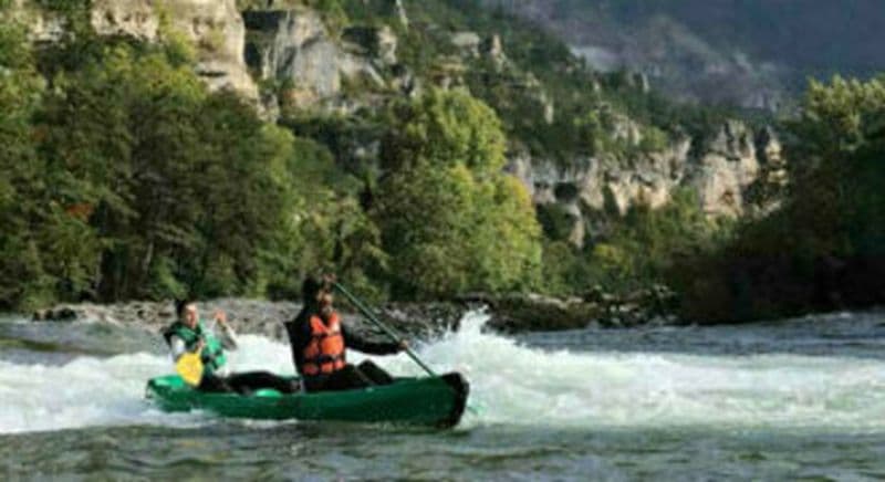 Canoë dans les Gorges du Tarn près de Mende