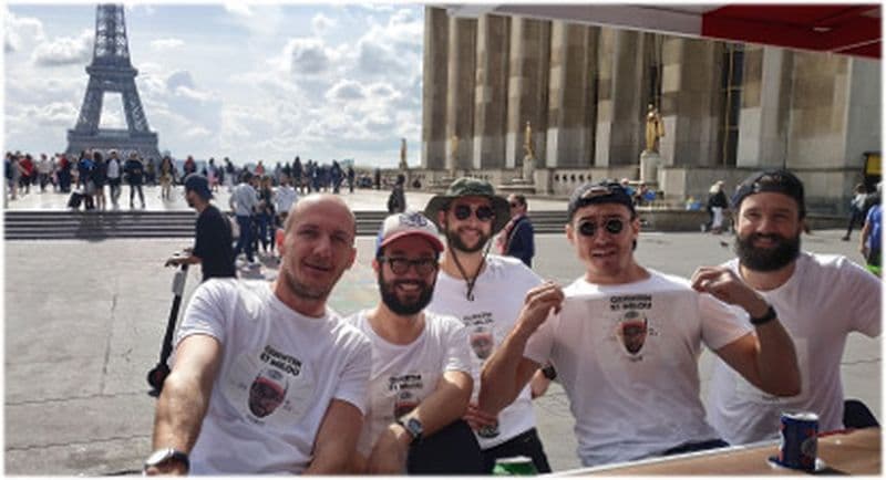 Bar Tour Paris : Explorez à 8 la capitale en pédalant avec une boisson à la main - 1h