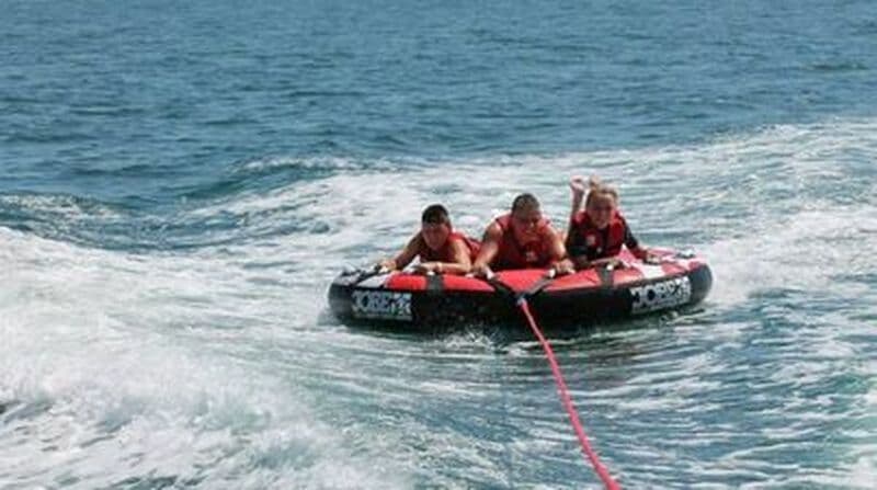 Bouée tractée aux Sables-d'Olonne en Vendée