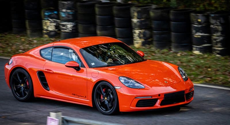 Pilotage de 2 GT : Porsche Cayman S 718 et Ferrari 488 GTB - circuit de Clastres