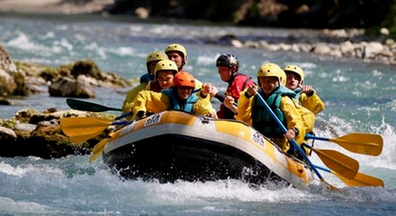 Journée complète de rafting sur le Gave de Pau à Villelongue