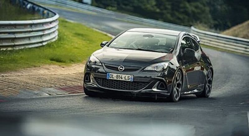Pilotage d'un Opel Astra J OPC - Circuit Nurburgring en Allemagne