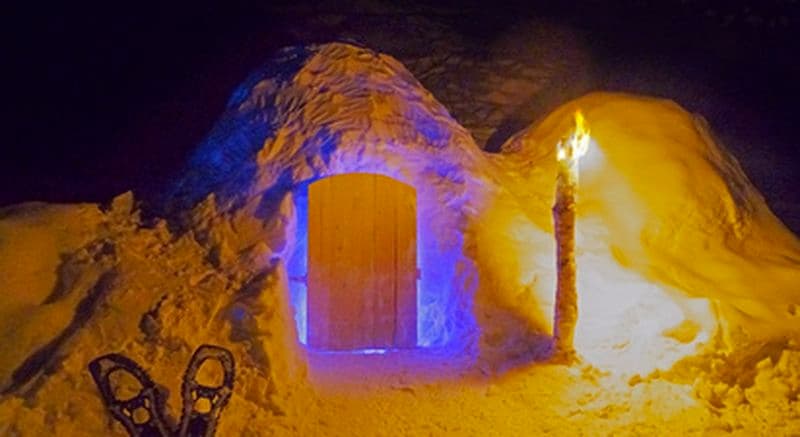 Balade en raquettes et apéro dans un igloo à Courchevel