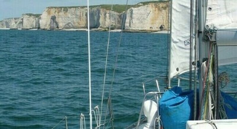 Demi-journée de navigation en mer à bord d'un voilier depuis le Havre