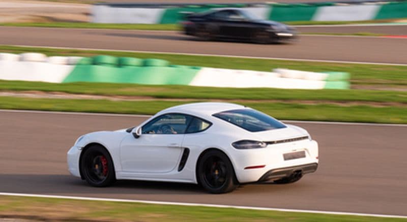 Pilotage de 2 GT : Porsche Cayman S 718 et Ferrari 488 GTB - circuit de Pont l'Evèque