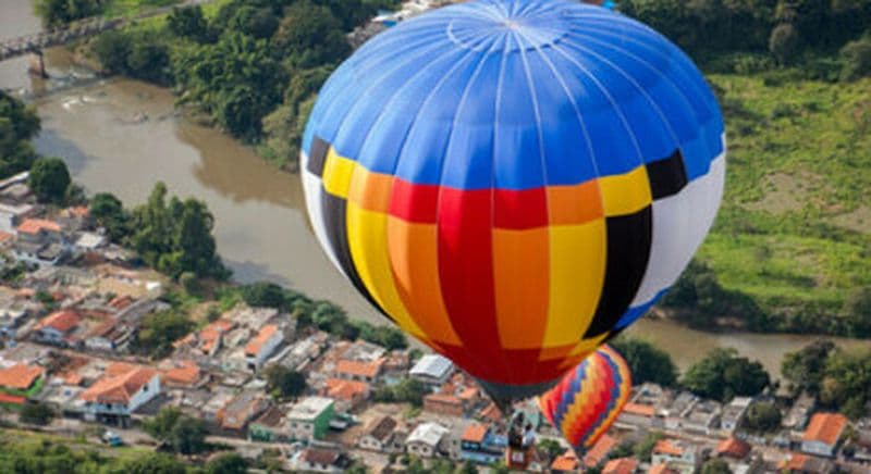 Baptême en montgolfière à Til-Châtel près de Dijon