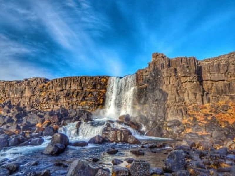 Billet Circuit touristique en petit groupe au Cercle d'or au départ de Reykjavik avec visite de Friðheimar et Kerið