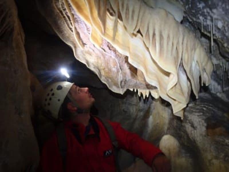 Spéléologie à Corbère-les-Cabanes dans les Pyrénées-Orientales