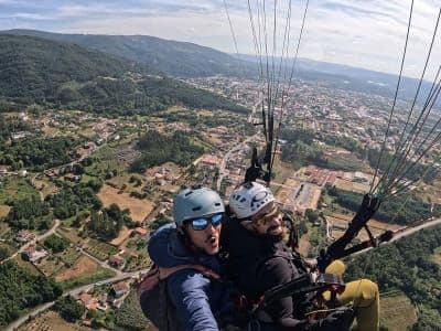 Vol en parapente tandem au-dessus des montagnes de Lousã, près de Coimbra