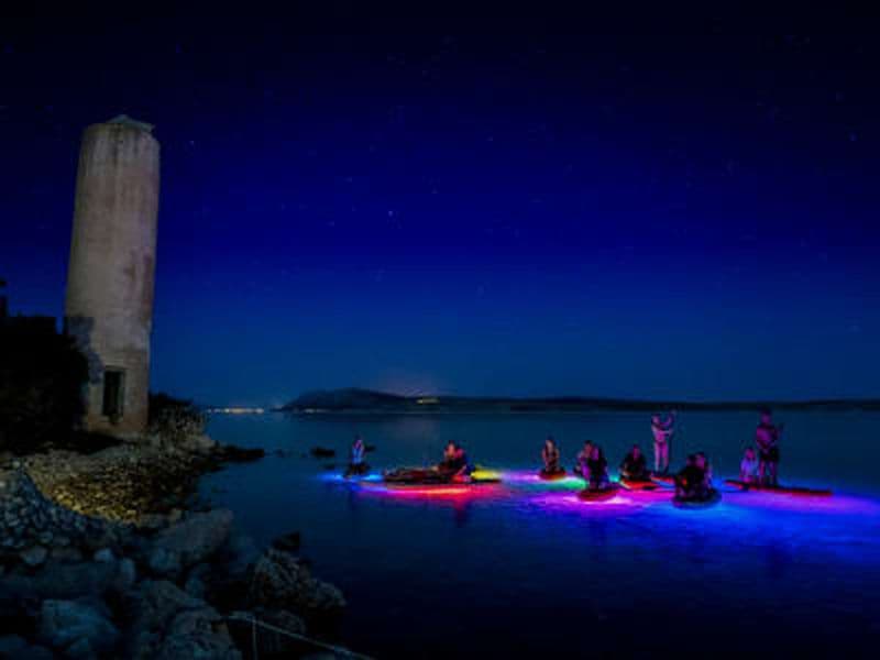 Billet Excursion nocturne guidée en stand-up paddle depuis la plage de Caska, près de Novalja