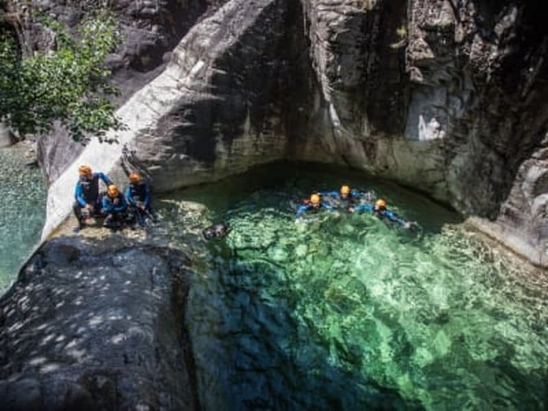 Descente du canyon de la Richiusa à Bocognano, près d'Ajaccio