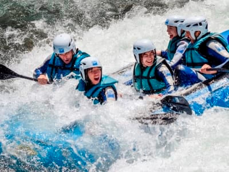 Rafting sur la rivière Gallego à Murillo de Gallego, près de Huesca