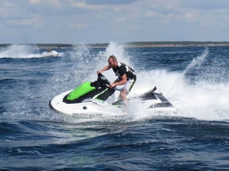 Location de jet ski avec permis aux Sables-d’Olonne, Vendée