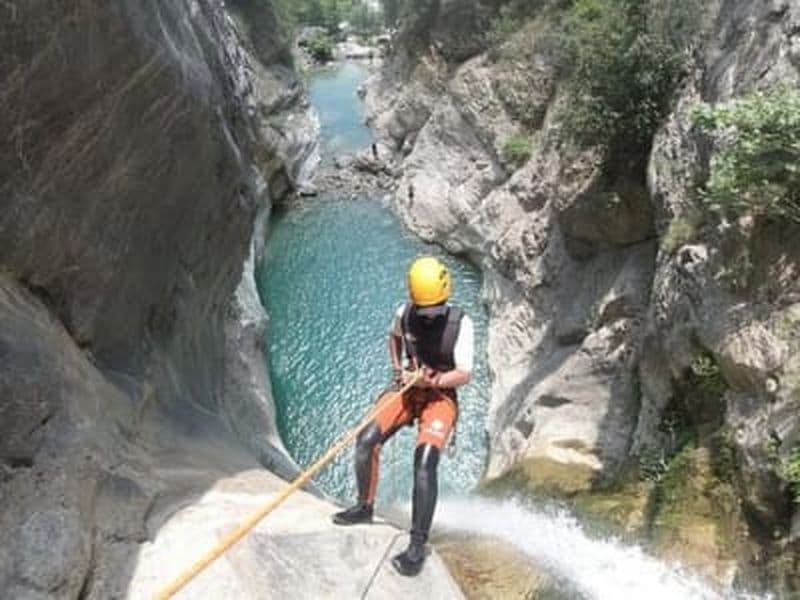 Canyoning dans les gorges de Manikia en Eubée depuis Athènes