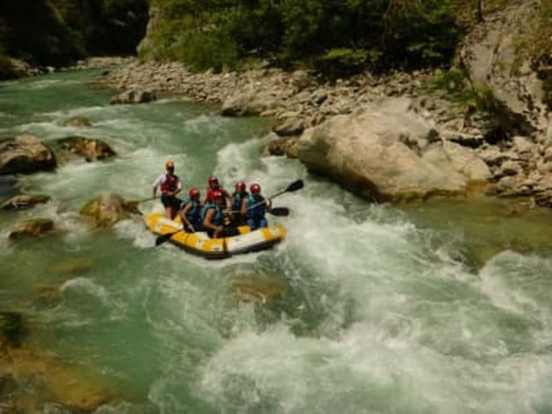 Rafting dans la rivière Voidomatis