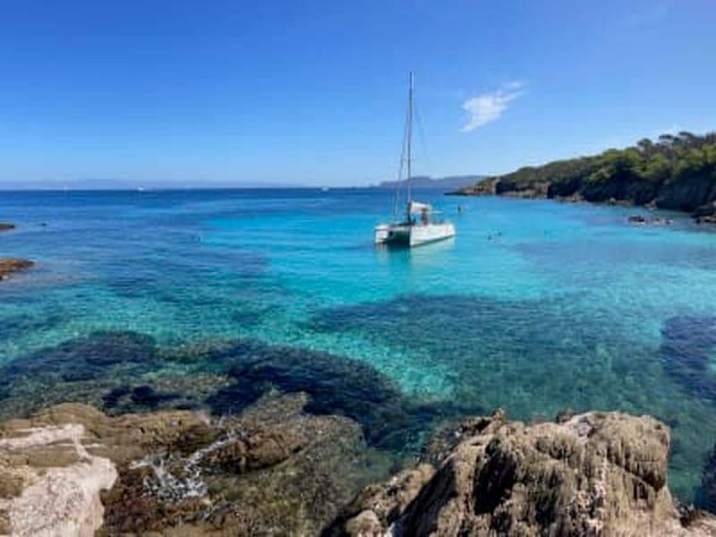 Billet Balade en catamaran à voile jusqu’à Porquerolles ou Giens depuis Hyères avec baignade