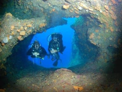 Plongée aventure pour les plongeurs certifiés à Antiparos, Grèce