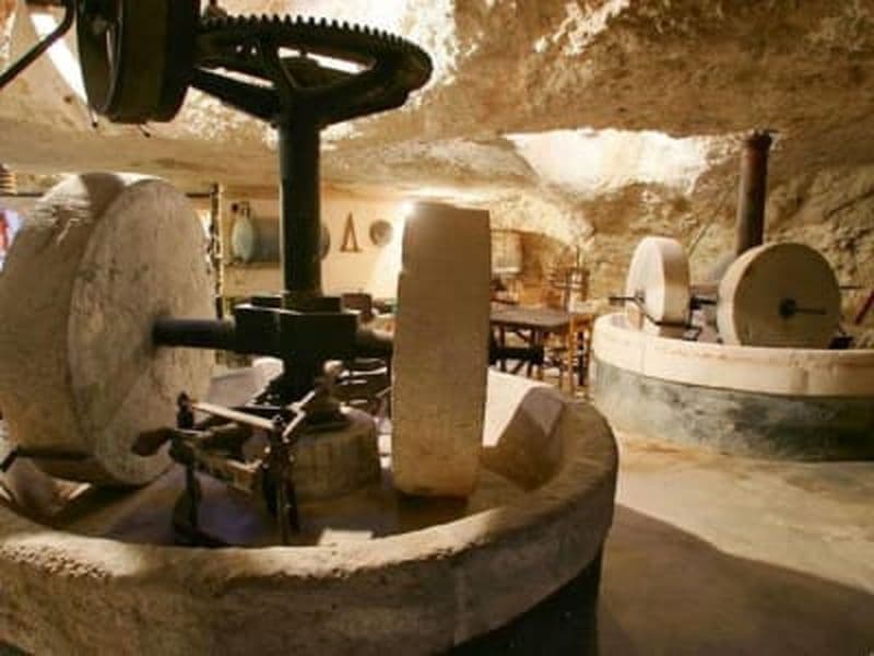 Billet Circuit touristique privé en minibus depuis la Canée avec visite d’un moulin à huile d’olive en Crète