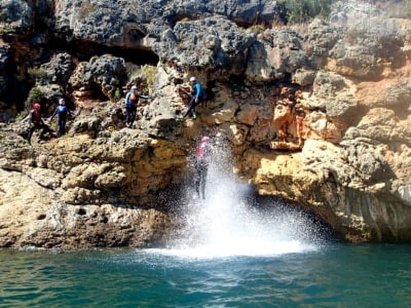 Coasteering, escalade et randonnée dans le parc naturel d'Arrábida, près de Lisbonne