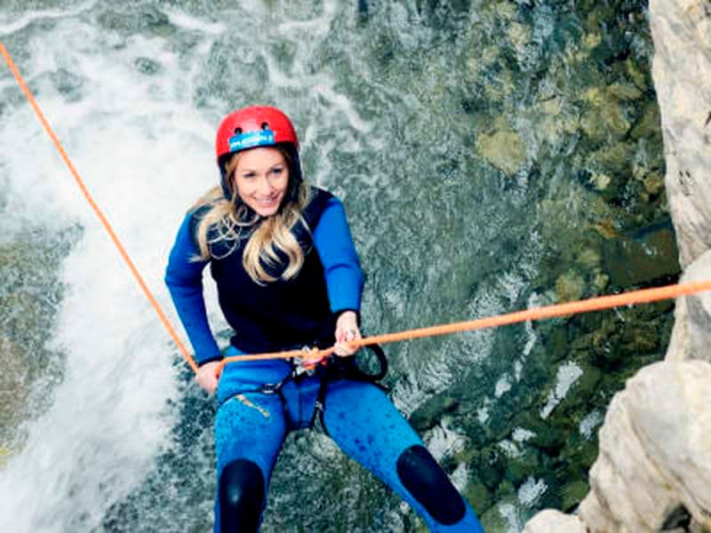 Excursion de canyoning au canyon de Nefeli à partir de Megalo Papigko