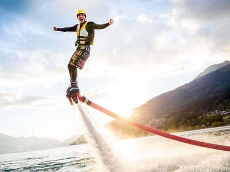 Découverte du Flyboard ou du Flyride sur l’étang de Berre à Istres