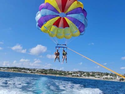 Parachute ascensionnel à Torre Vado près de Santa Maria di Leuca, Pouilles