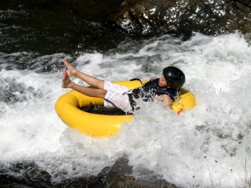 Tubing sur la rivière Groot Letaba à Haenertsburg, près de Pietersburg