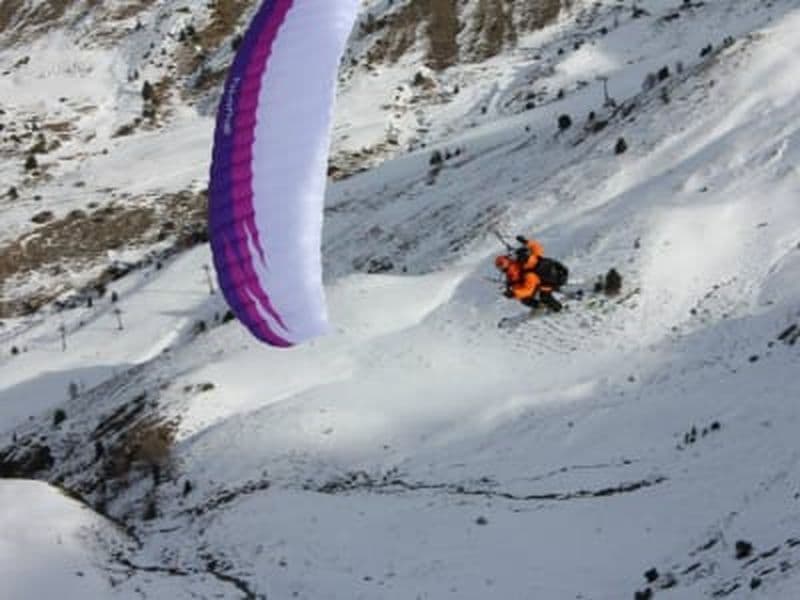 Billet Vols d'hiver en parapente biplace depuis la vallée de Benasque, dans la station de ski de Cerler