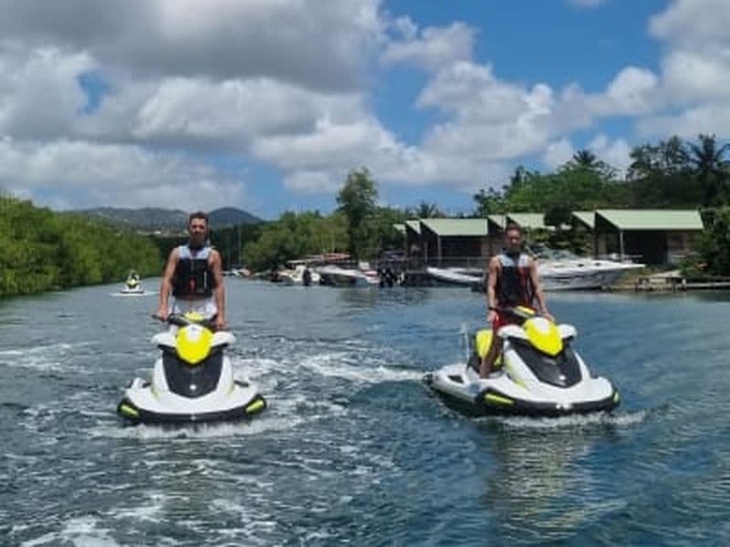 Billet Randonnée en jet ski au départ des Trois-Îlets, Martinique