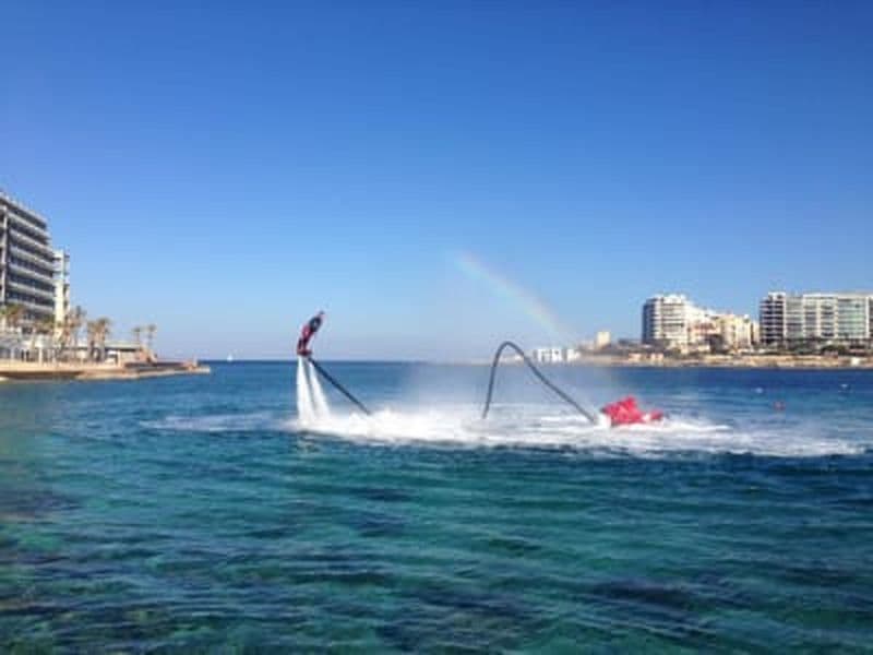 Vol en Flyboard dans la baie de St. Julian, Sliema, Malte
