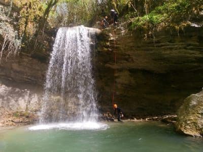 Canyoning dans le Tréfonds Pernaz entre Lyon et Chambéry