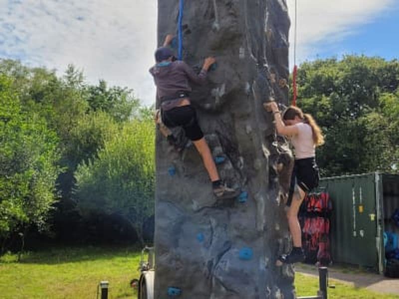 Tour d'escalade près de Swansea, au sud du Pays de Galles