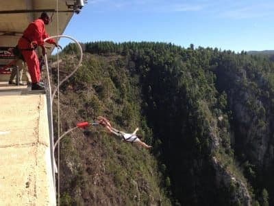 Le plus haut saut à l'élastique du monde depuis le pont de Bloukrans, Afrique du Sud