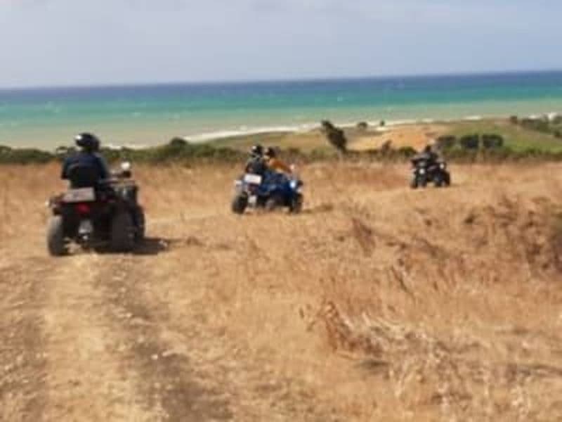 Safari en quad à travers le canyon de la rivière Verdura jusqu'à la mer à Agrigente, Sicile