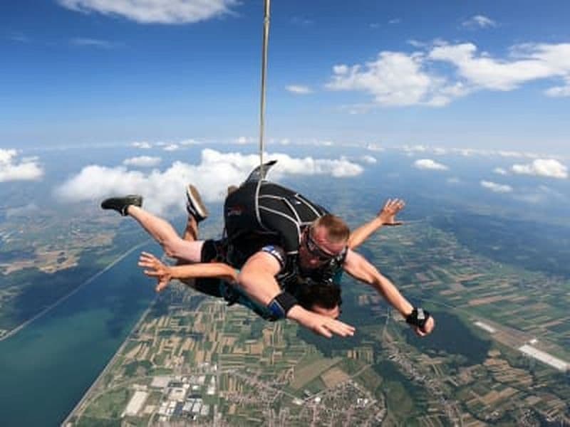 Saut en parachute tandem au-dessus de Varaždin depuis 3000 m (10.000 ft)